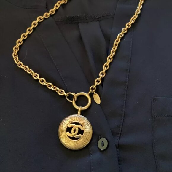 Chanel Vintage Necklace - Picture 1 of 4